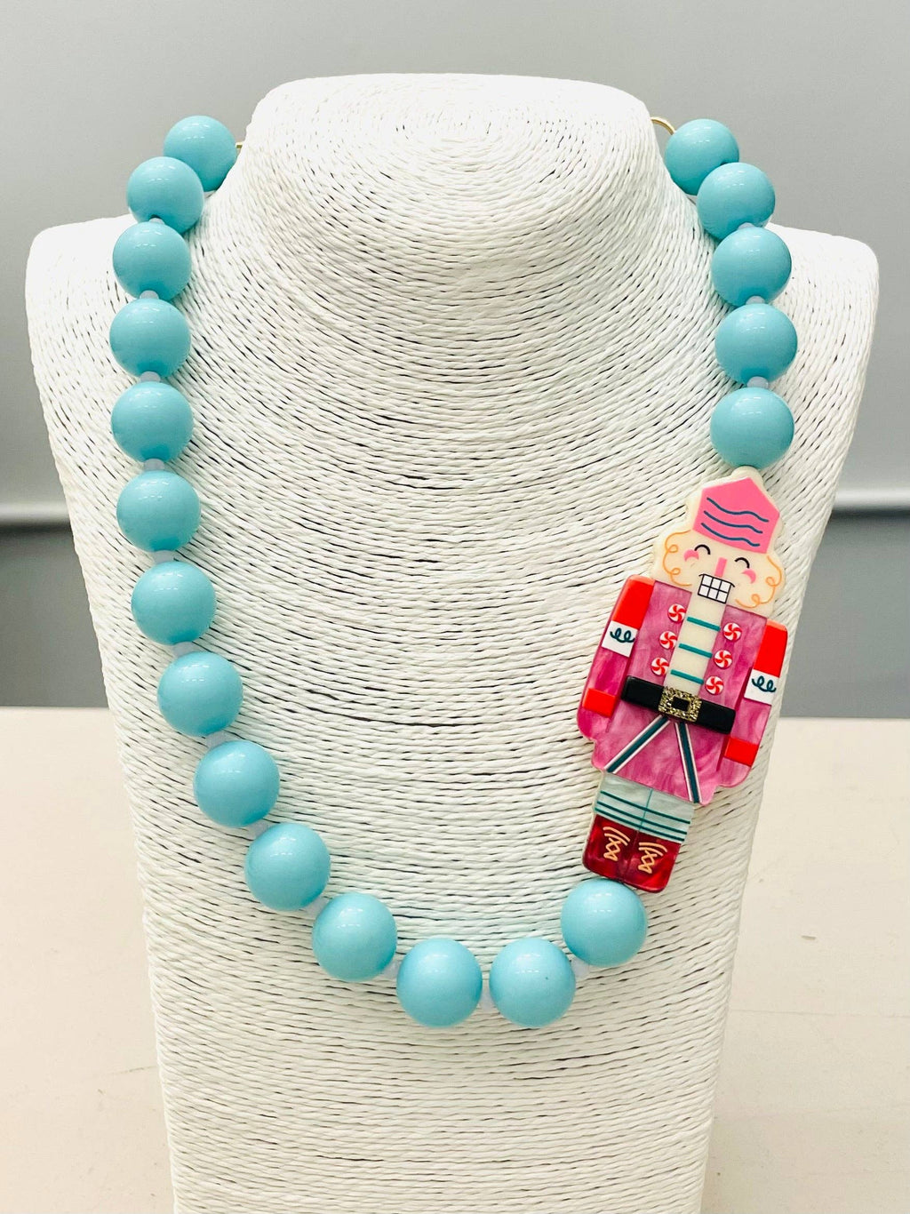 HOLIDAY - Beaded Nutcracker Necklace (blue/pink) BNK1214