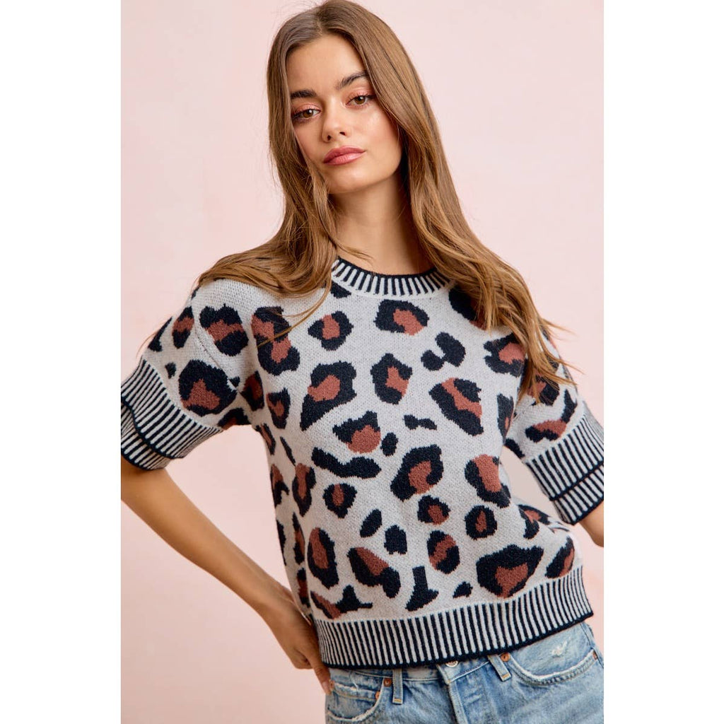 TWO TONE DETAIL LEOPARD KNIT DOUBLE SLEEVES TOP