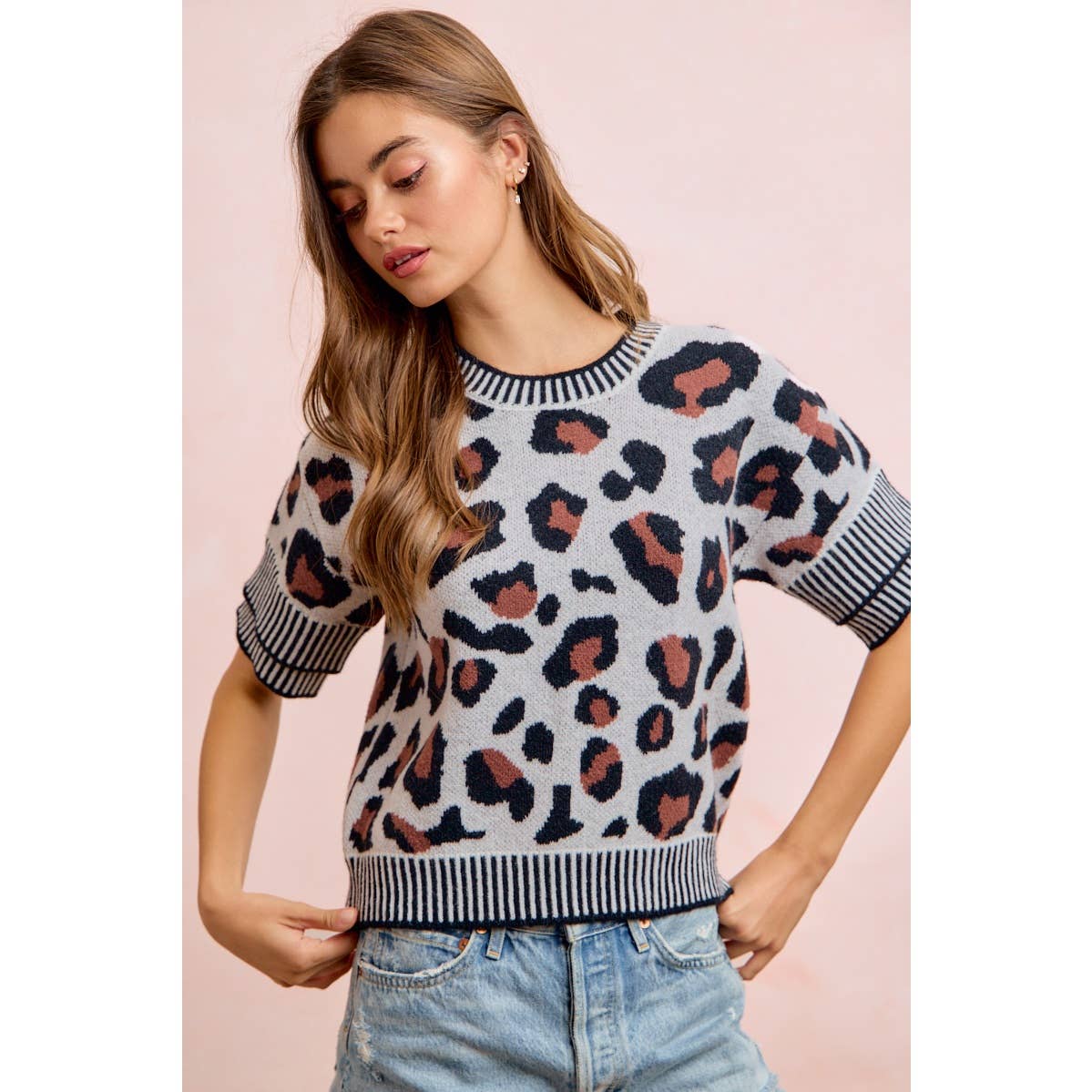 TWO TONE DETAIL LEOPARD KNIT DOUBLE SLEEVES TOP