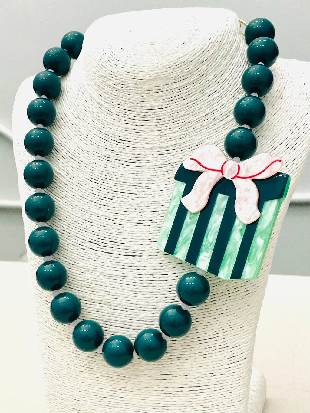 HOLIDAY - Beaded Gift Necklace (green) BNK1215