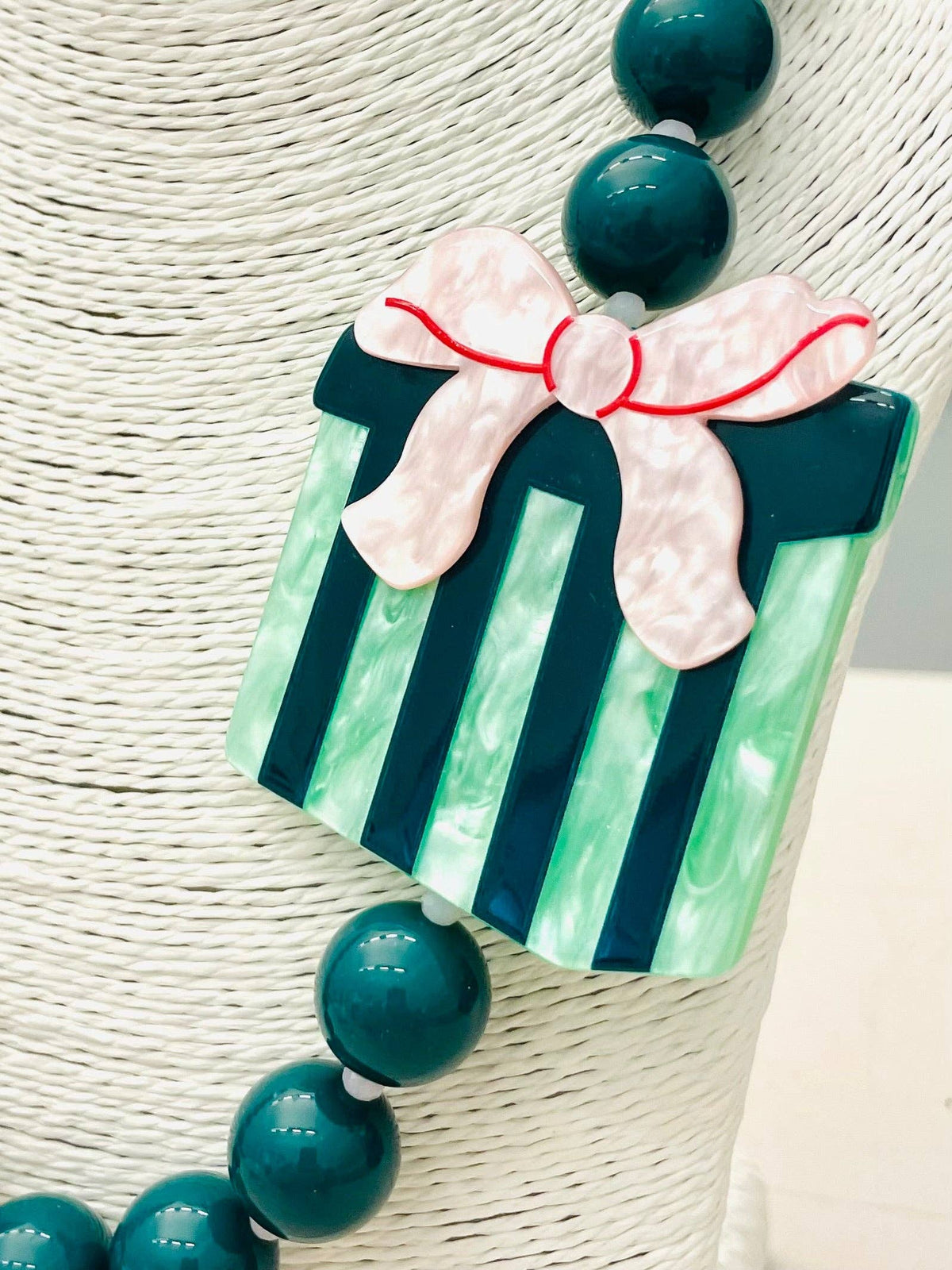 HOLIDAY - Beaded Gift Necklace (green) BNK1215